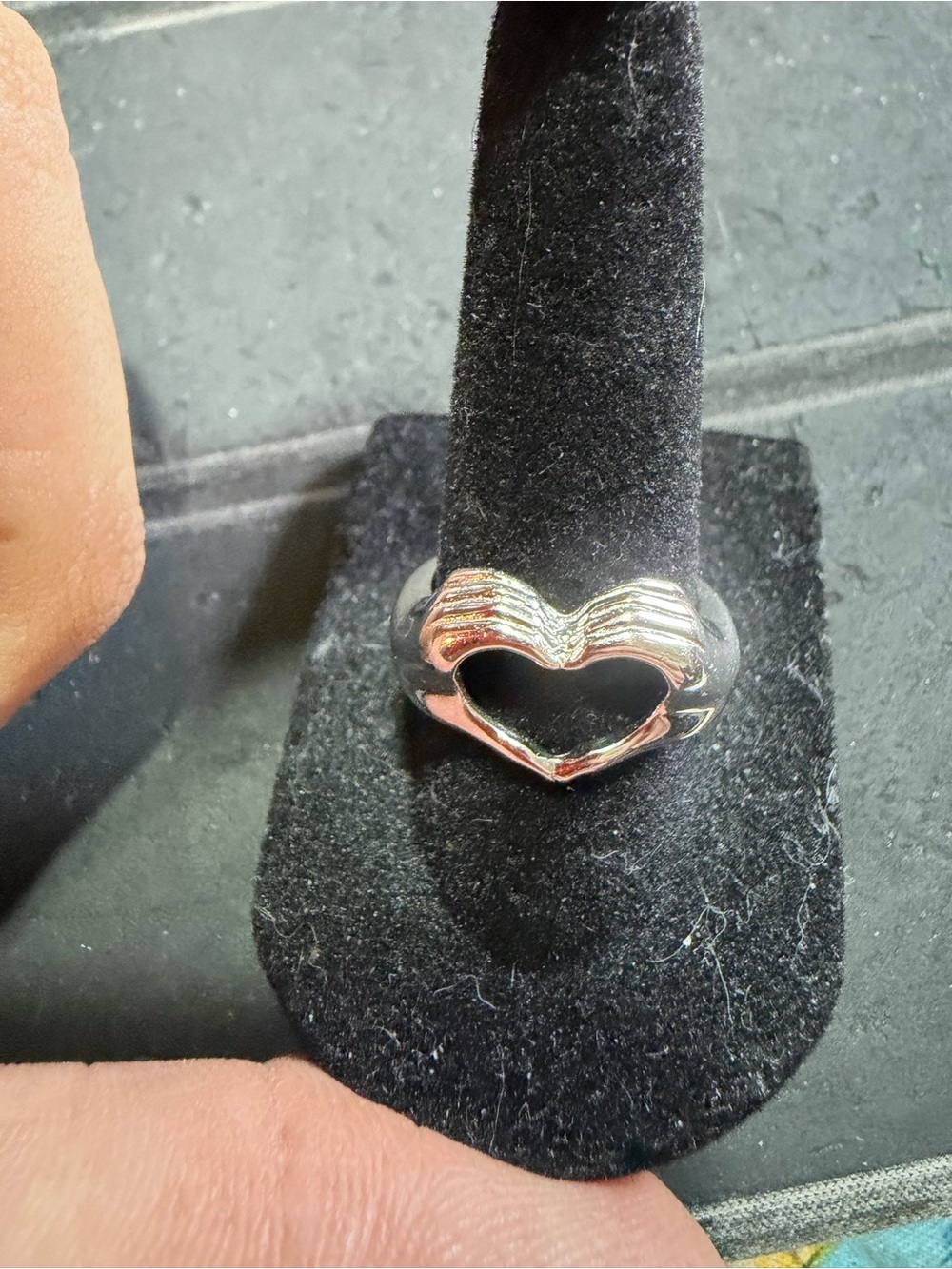 Polished Silver Heart Cutout Ring - Women's Fashion Band